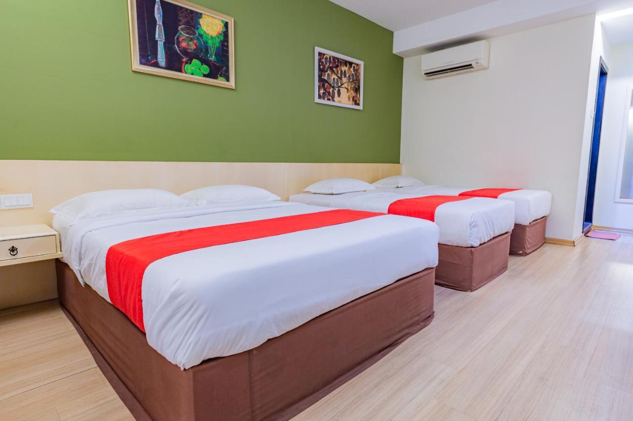 Hotel 101 Permas Jaya Johor Bahru Esterno foto