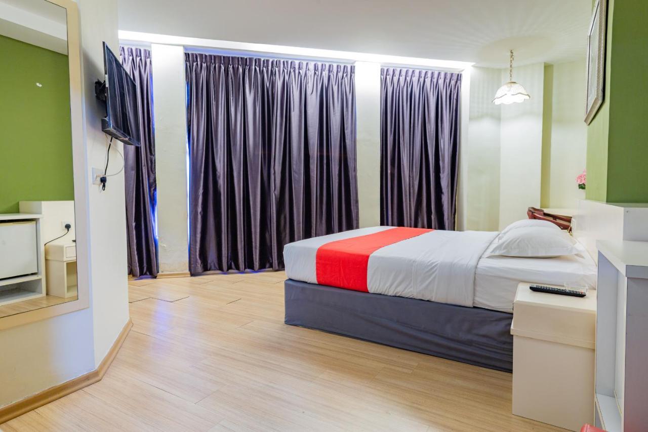 Hotel 101 Permas Jaya Johor Bahru Esterno foto